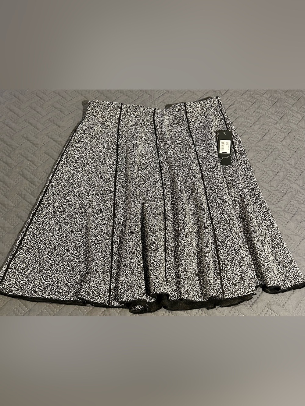 NEW gnw Pleated Black and White A-Line Skirt Size M